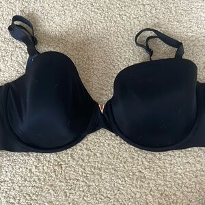Black victoria secret bra (with removable straps!)